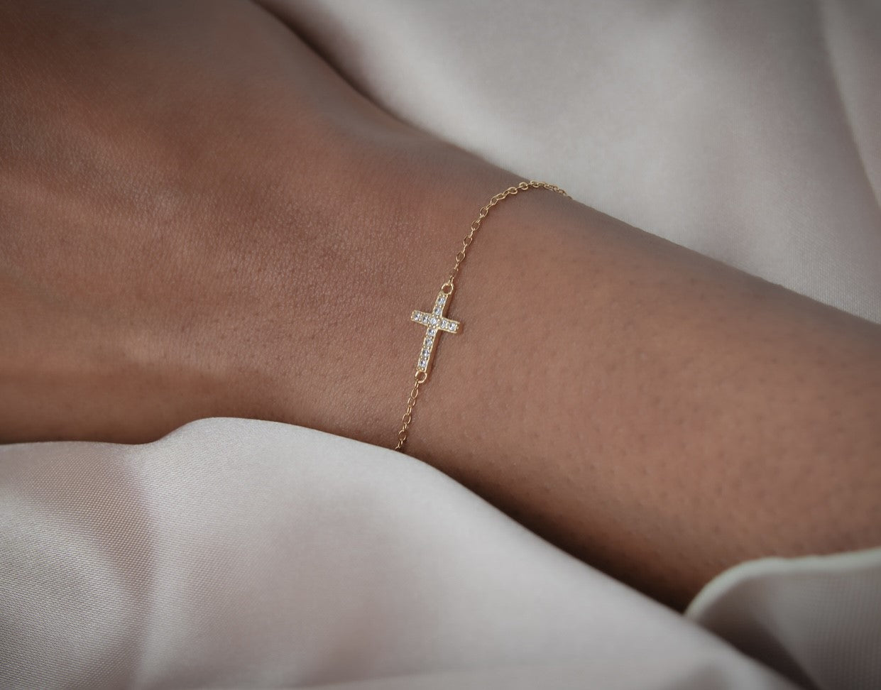 Exquisite Cross Bracelet